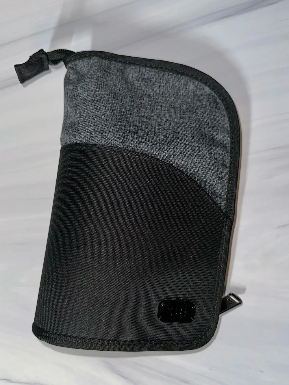 Lug Canoe travel makeup brush holder case Black/Grey